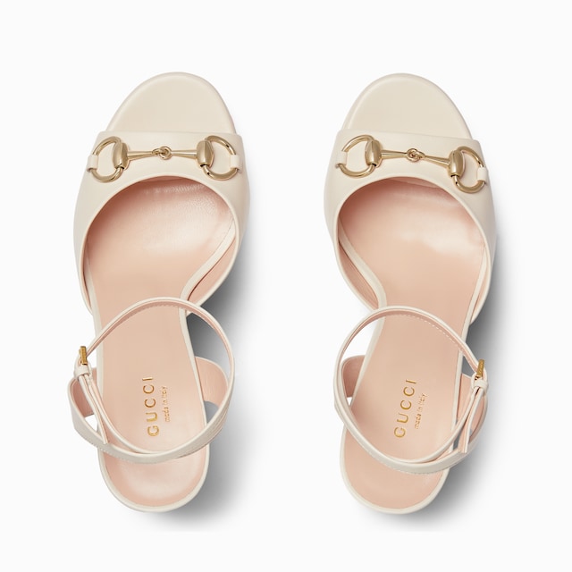 Sandalia plataforma con Horsebit para mujer