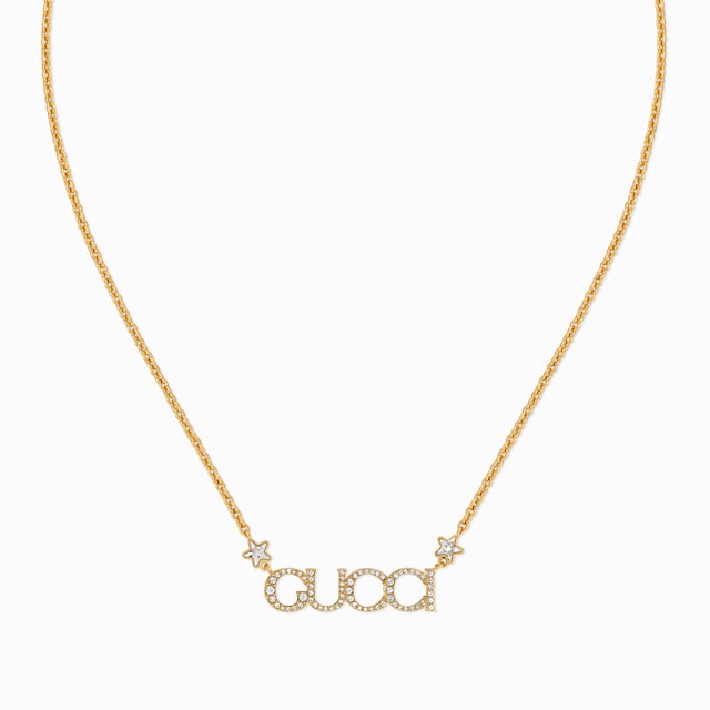 قلادة مزيّنة بأحرف شعار "GUCCI"