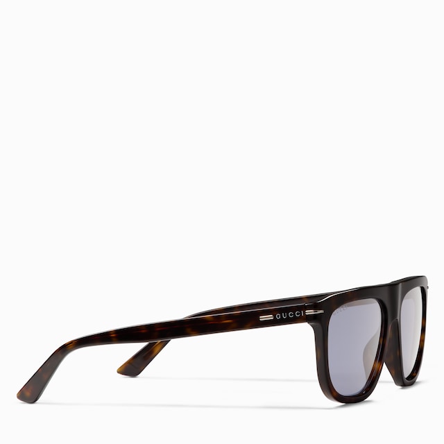 Sonnenbrille mit ovalem Rahmen
