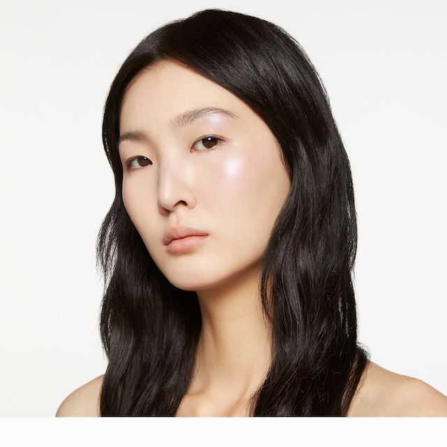 02, Gucci Glow Highlighter powder