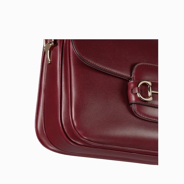 حقيبة الكتف Gucci Horsebit 1955 Soft متوسطة الحجم
