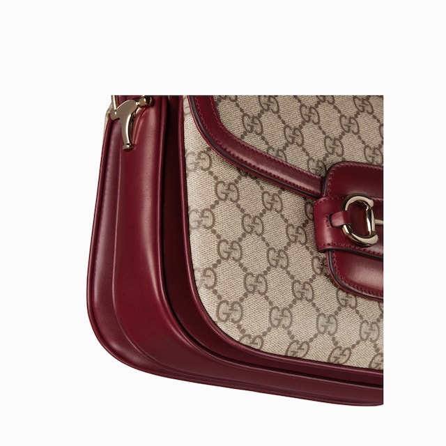 حقيبة الكتف Gucci Horsebit 1955 Soft متوسطة الحجم