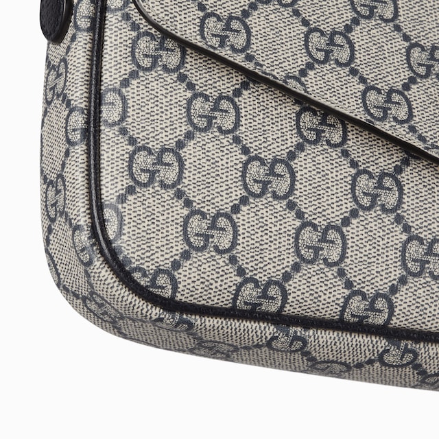 Ophidia pochette