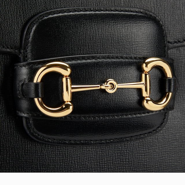 حقيبة الكتف Gucci Horsebit 1955 متوسطة الحجم