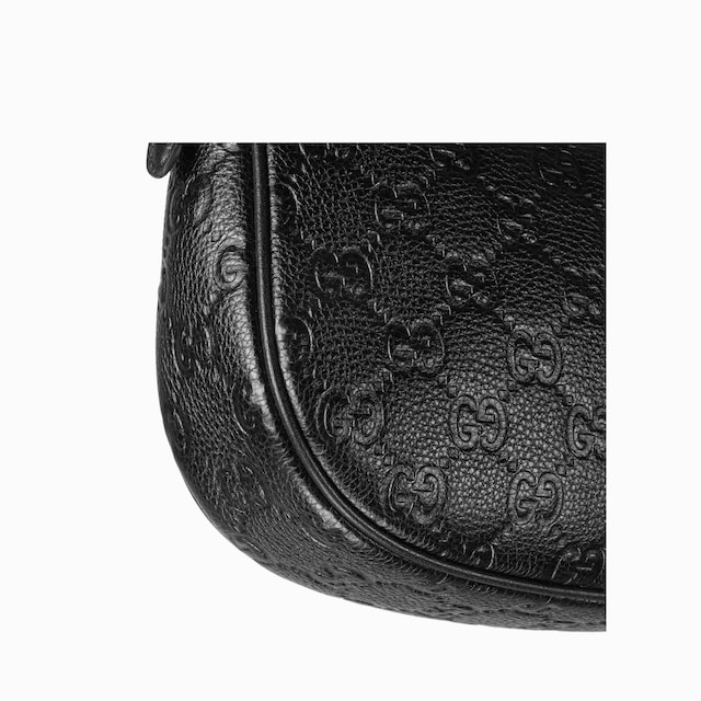 GG Emblem medium shoulder bag