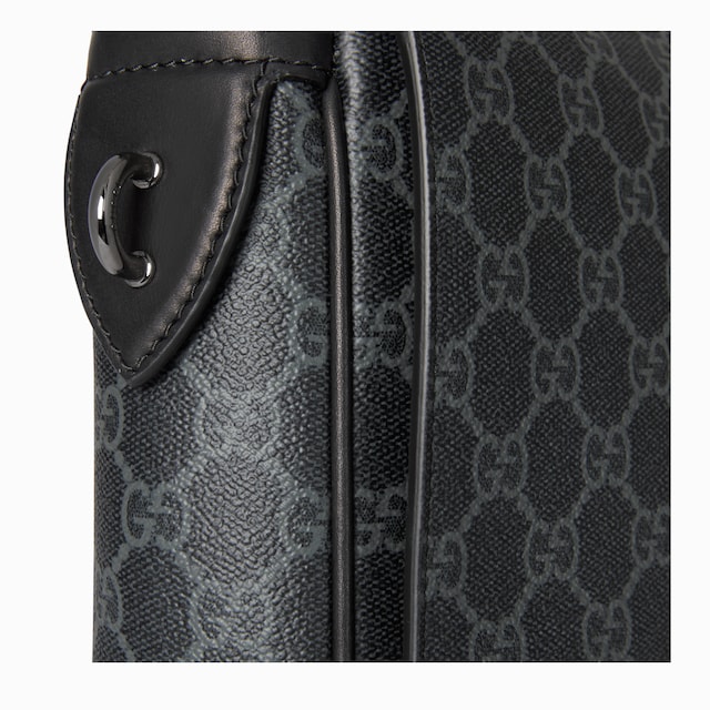 Bolso cruzado mediano para el hombro GG Emblem