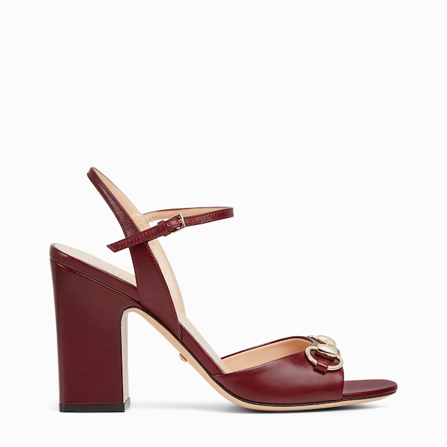 Sandalia con Horsebit para mujer