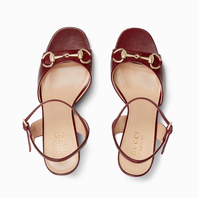 Sandalia con Horsebit para mujer