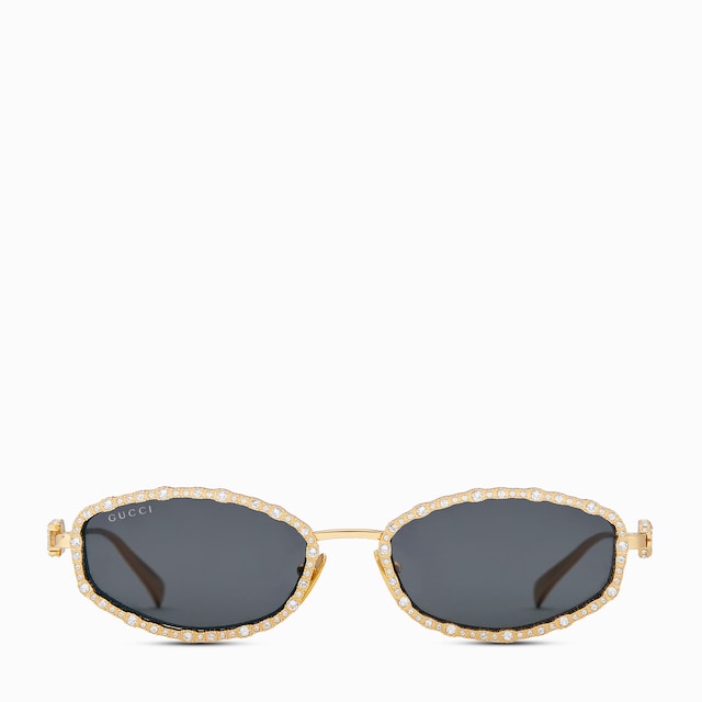 Sonnenbrille mit ovalem Rahmen