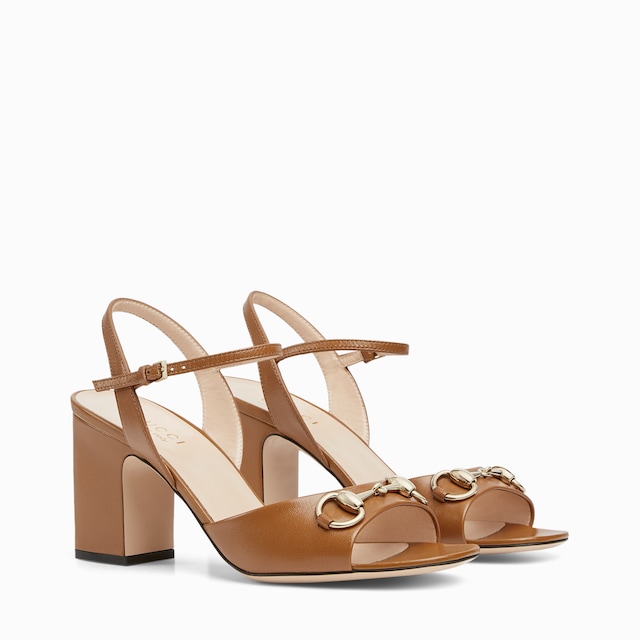 Sandalia con Horsebit para mujer