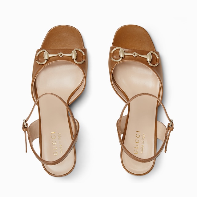 Sandalia con Horsebit para mujer