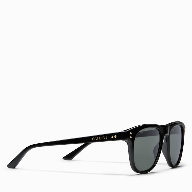 Sonnenbrille mit eckigem Rahmen