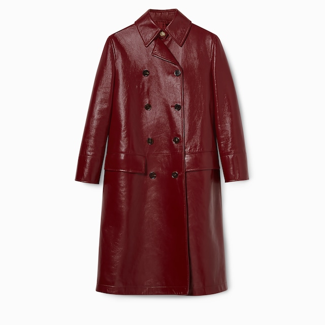 Abrigo de piel brillante con botonadura doble