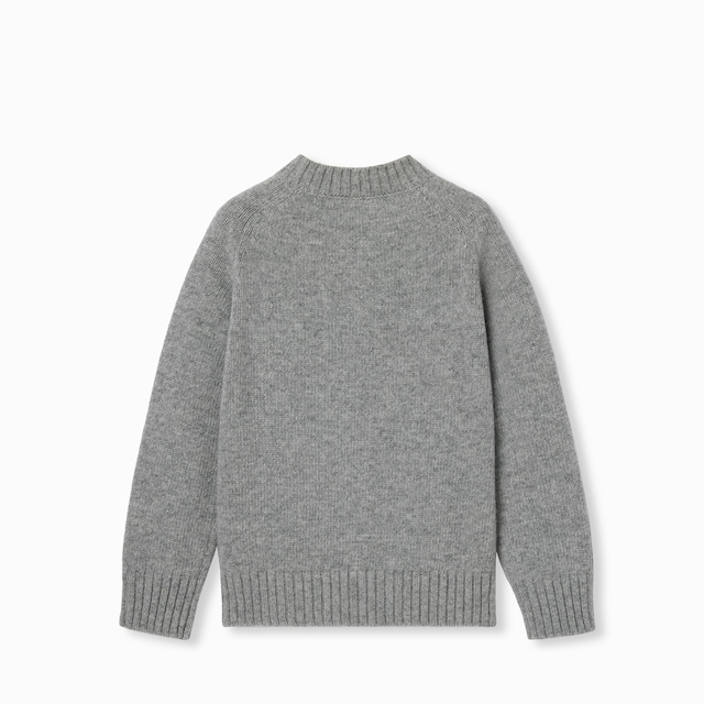 Kinderpullover aus Wolle mit Stickerei
