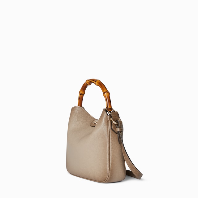 حقيبة الكتف Gucci Diana صغيرة الحجم
