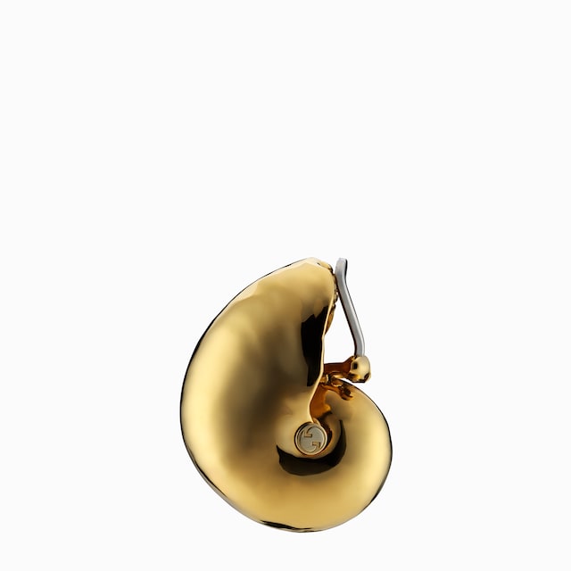 Shell-shaped earrings