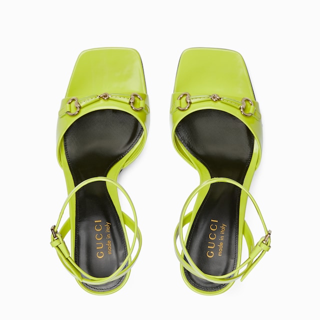 サンダル・ミュール Gucci Pumps Gucci Signoria slingback pump in black patent leather