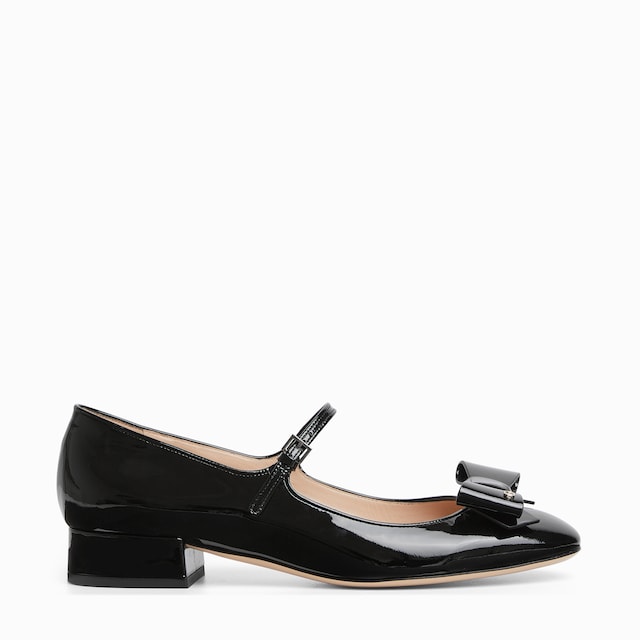 Women's ballet flat with bow