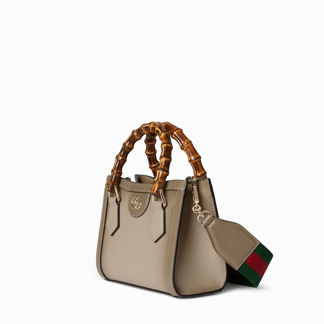 حقيبة اليد الكبيرة صغيرة الحجم بتقليم من جلد النعامة Gucci Diana
