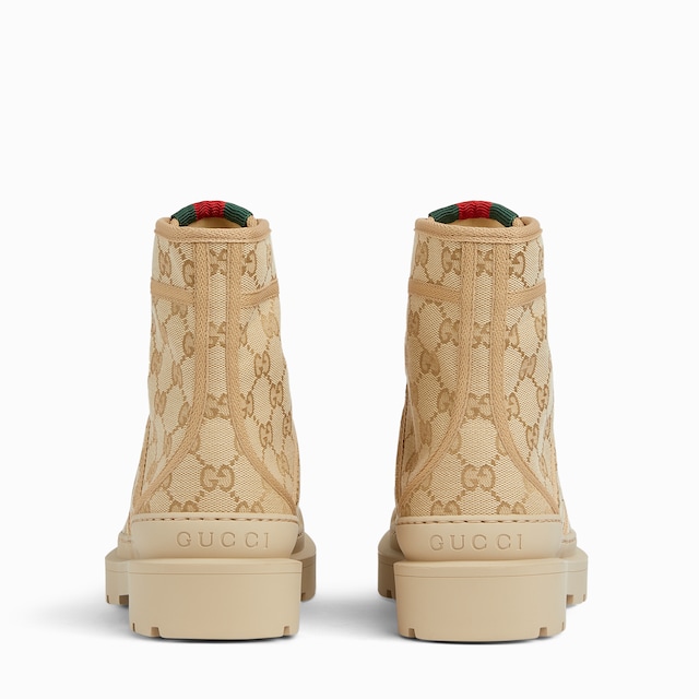 Women's boot with Web