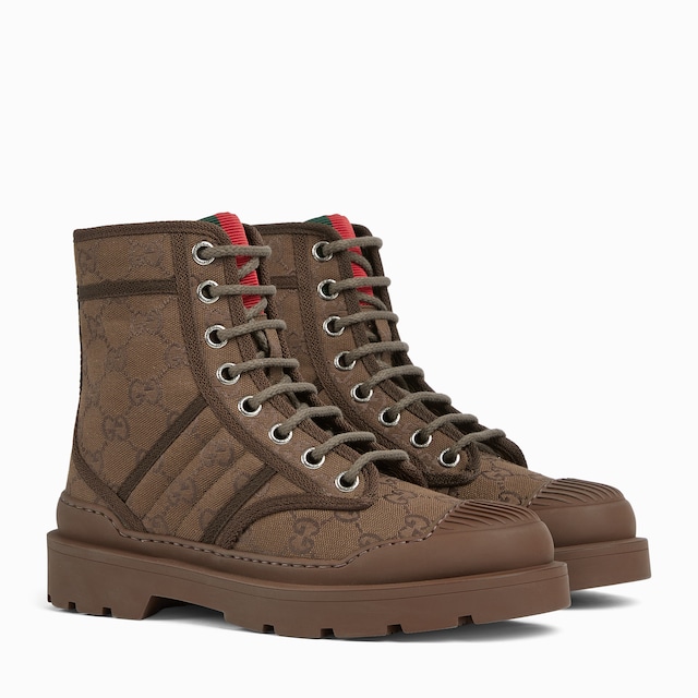 Women's boot with Web