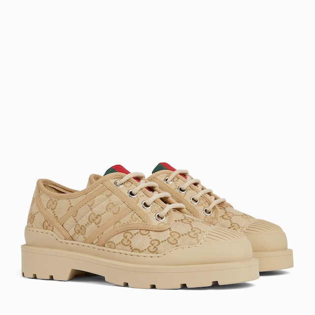 Women's lace-up shoe with Web