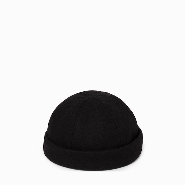 Wool hat with embroidery