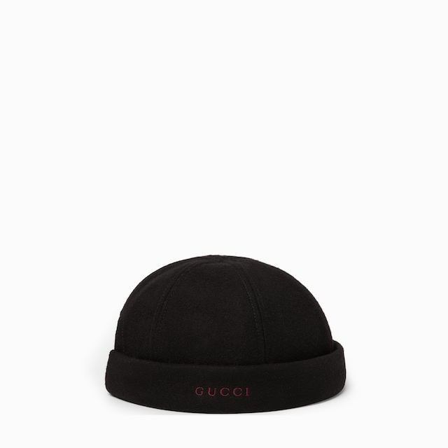 Wool hat with embroidery
