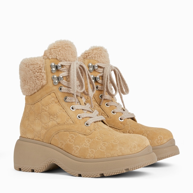 Women's lace-up ankle boot
