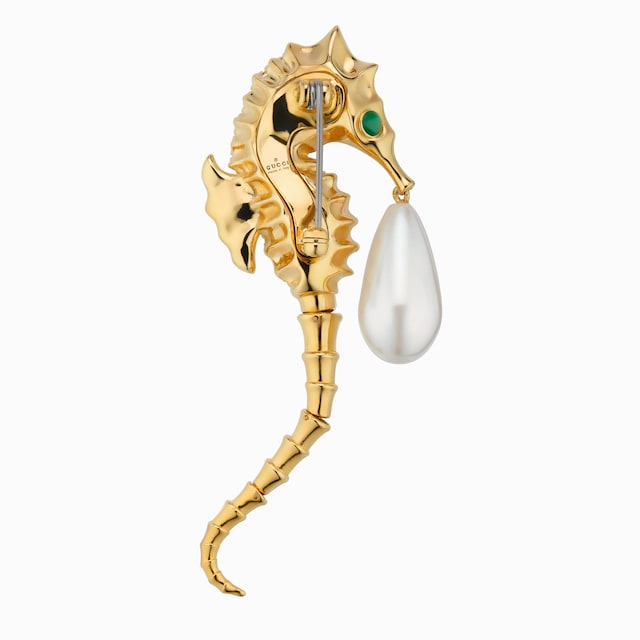 Seahorse-shaped brooch with pearl