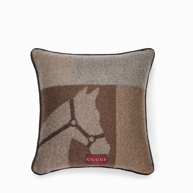 وسادة من جاكارد الصوف