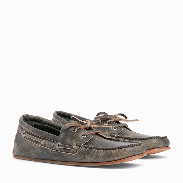 Men's boat shoe