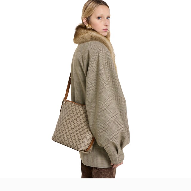 GG Emblem small shoulder bag