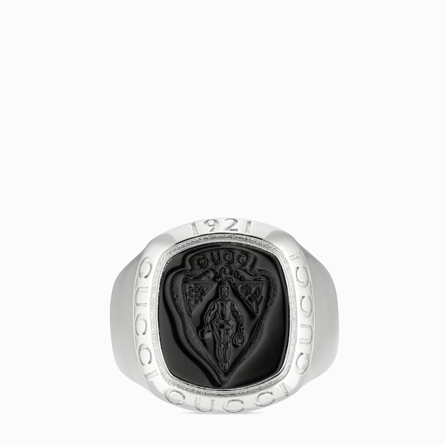 Sello con insignia de Gucci