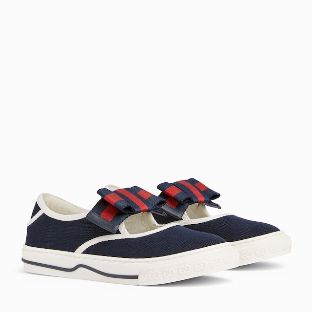 Children's sneakers with Web