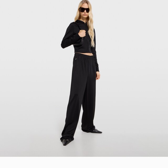 Jersey leisure pants with embroidery - image 4