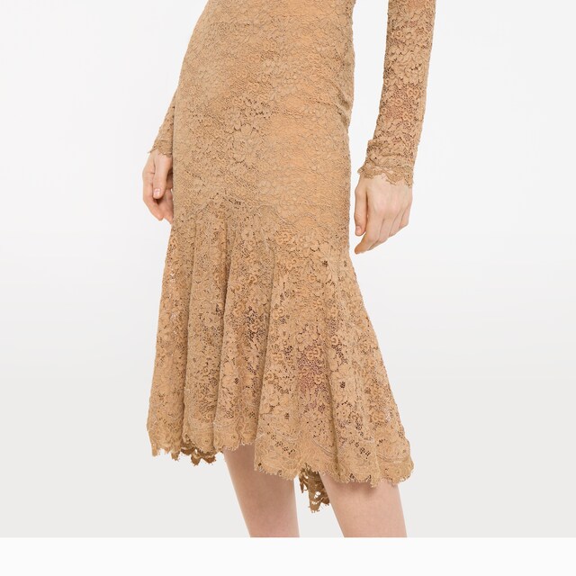 GG flower stretch lace dress - image 2
