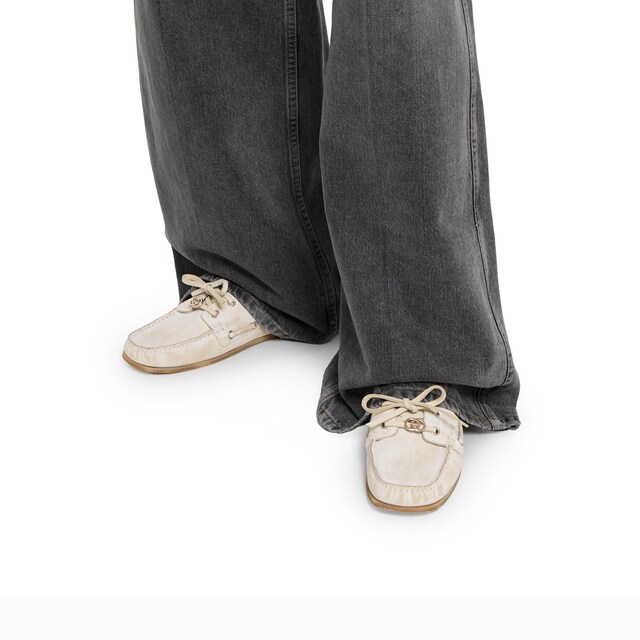 Women's boat shoe