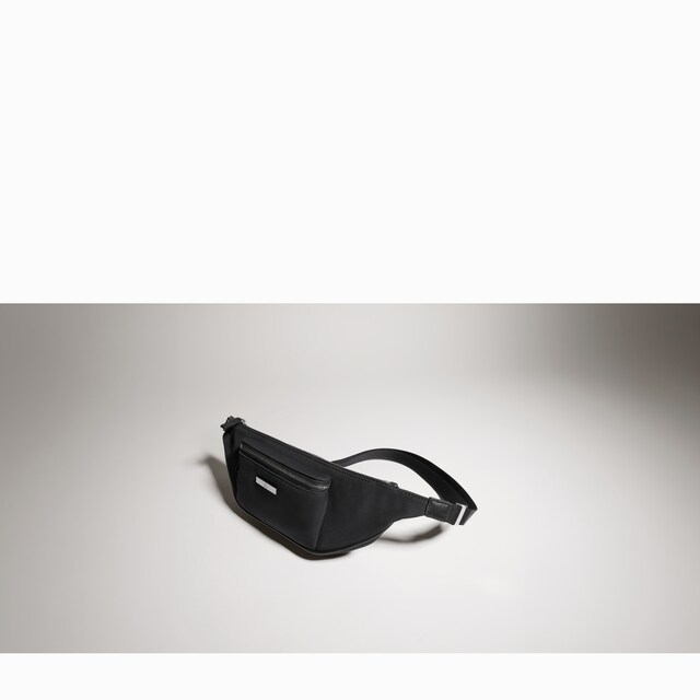Gucci Tag small belt bag - image 4