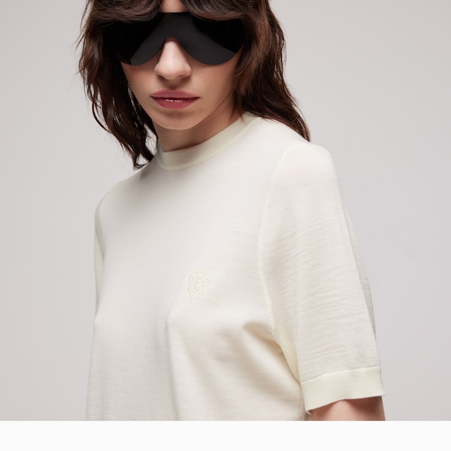 Fine wool sweater with embroidery - image 3
