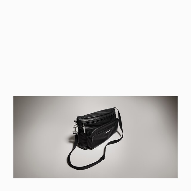 Gucci Tag medium crossbody bag - image 2