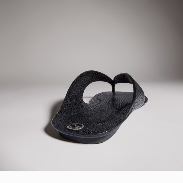 Men's thong sandal with Interlocking G - image 4