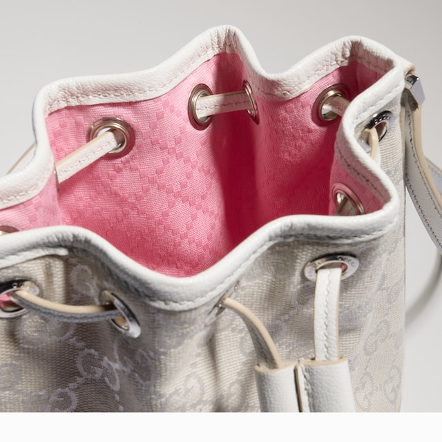Mini bucket bag with Gucci plaque - image 5