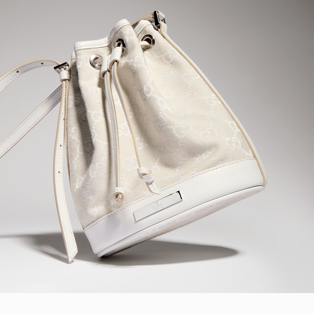 Mini bucket bag with Gucci plaque - image 3