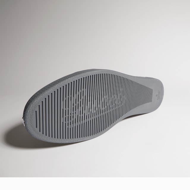 Men's Stretch low-top sneaker - image 4