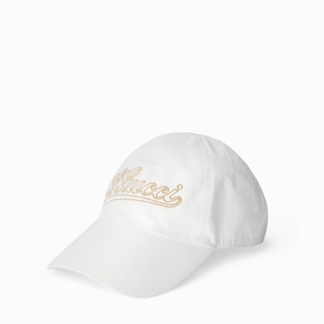Cotton baseball hat with embroidery