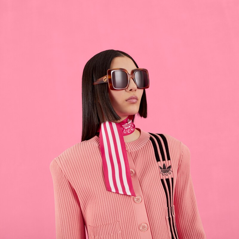 Fiocco in seta a righe adidas x Gucci in rosa e avorio | GUCCI® Italia