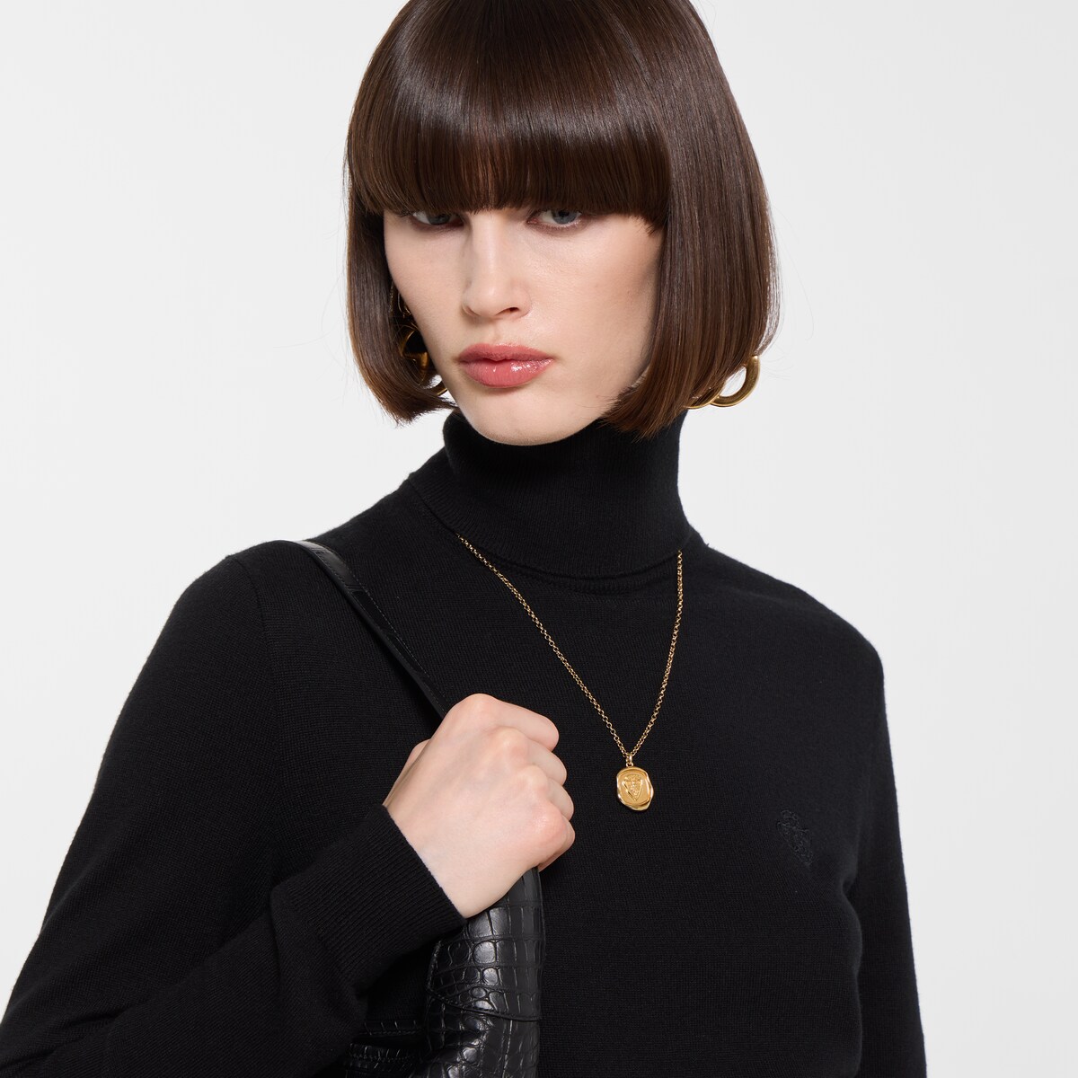 Gucci Crest Pendant Necklace | Thumbnail 3 Gucci Crest Pendant Necklace | Thumbnail 3