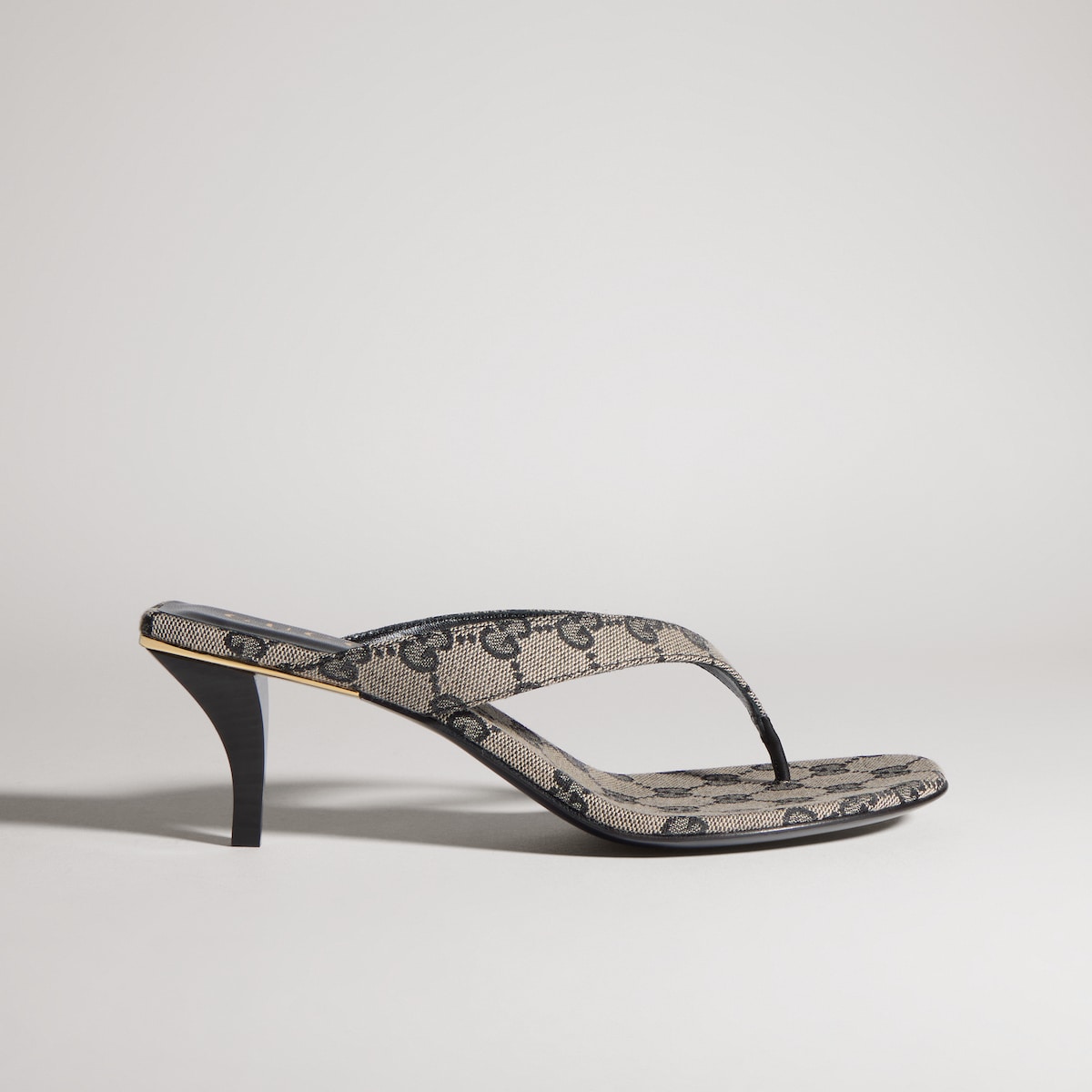 Gucci Vittoria Thong Sandal | Thumbnail 3
