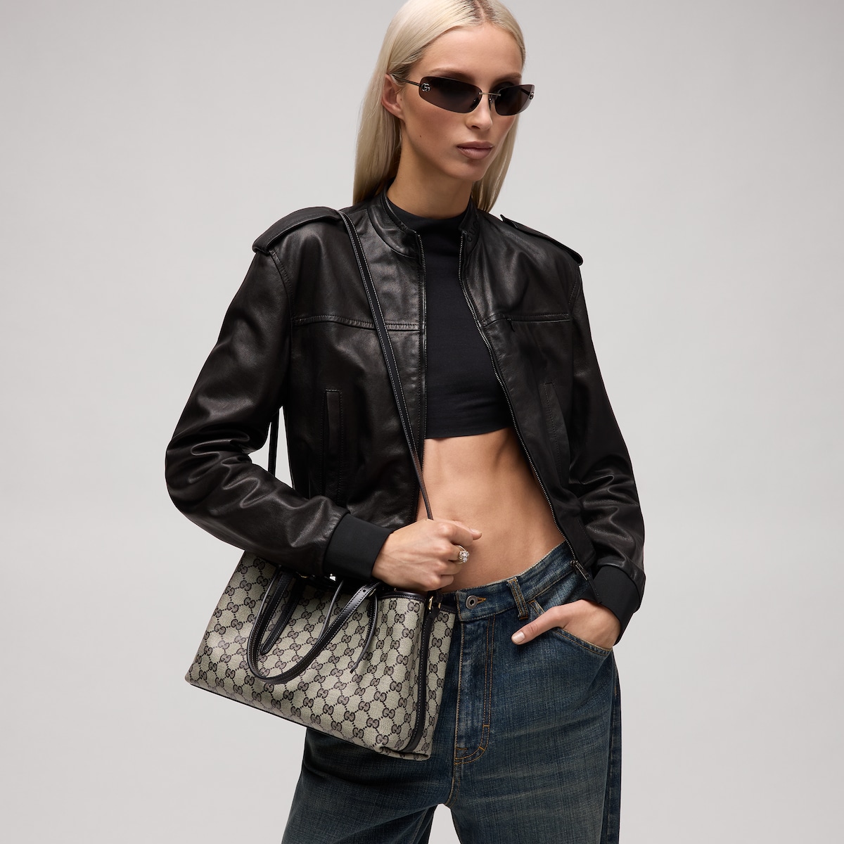 Gucci GG Emblem Medium Tote Bag | Thumbnail 3